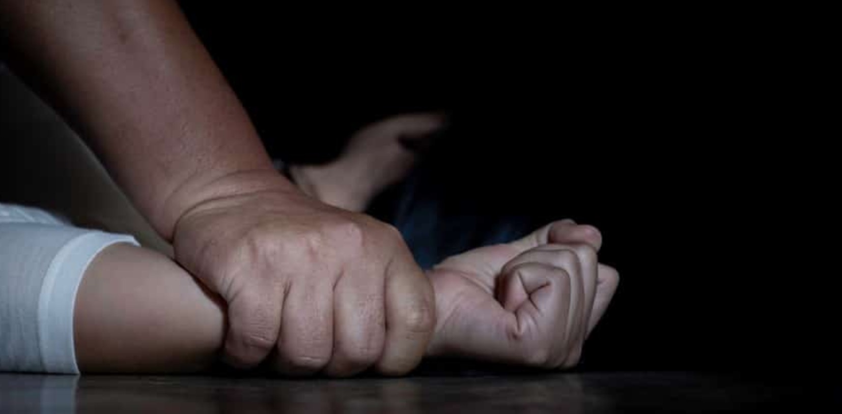 Casal é preso após estuprar adolescente que saía da igreja 