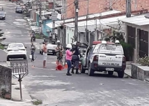 Confusão: Homem tenta esfaquear funcionário de empresa de energia em Manaus