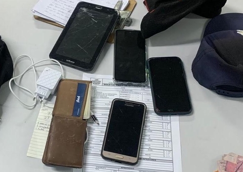 Ladrões de celular levam 'surra' da população e são presos em Manaus
