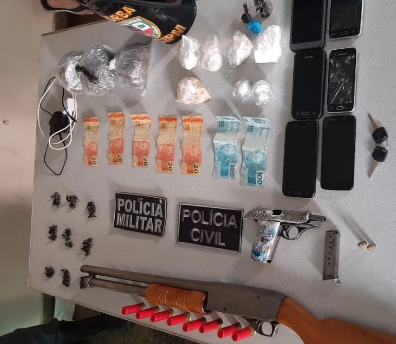 Homem é preso ao tentar passar drogas para dentro de Delegacia no Amazonas