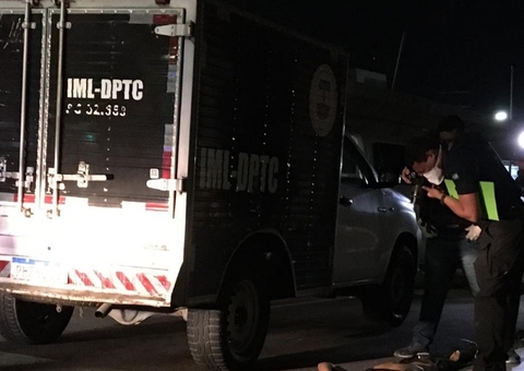 Homem é morto a tiros no meio de avenida em Manaus