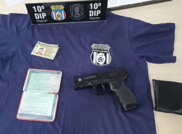 Falso policial é preso com uniforme e viatura em Manaus