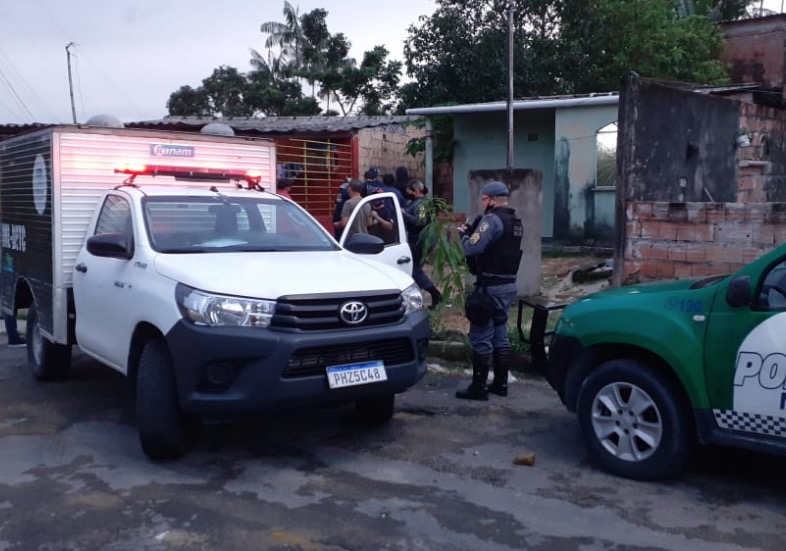 Corpo de deficiente é encontrado com perfuração no pescoço em Manaus