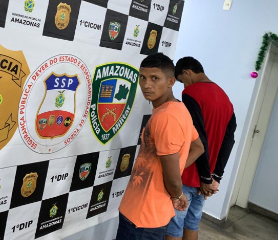 Dupla rouba cordão avaliado em R$ 10 mil, mas acaba presa em Manaus
