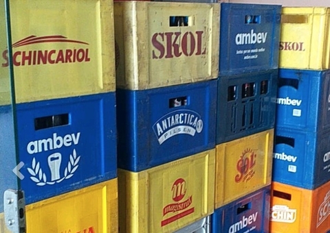 Polícia apreende 60 grades de cervejas recheadas de drogas no Amazonas