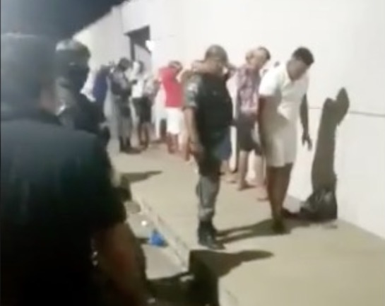 Veja momento em que organizadores de festa clandestina são presos em Manaus