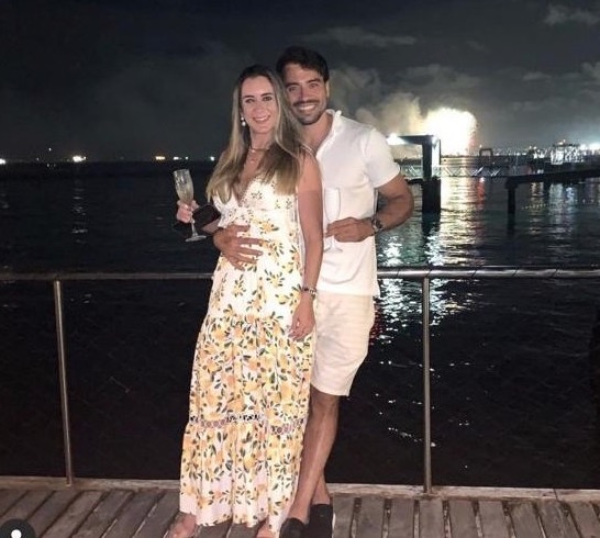 Mulher mata namorado com tiro na cabeça na casa dos pais dele