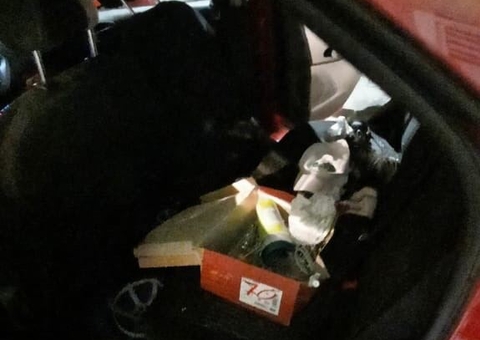 Dupla é presa após carro roubado ser rastreado por aplicativo em Manaus 