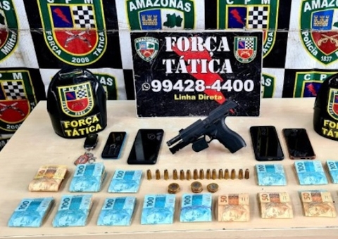 Dupla é presa com arma e R$ 14 mil escondido dentro de carro em Manaus