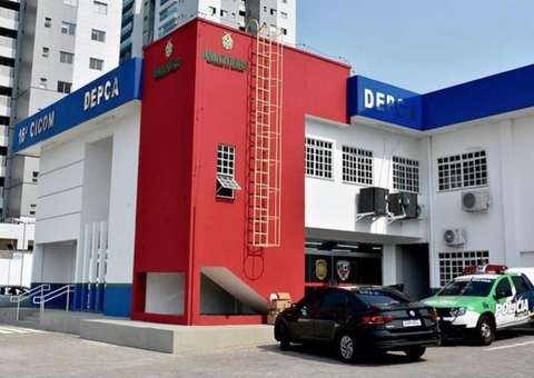 Homem é preso após motociclista flagrá-lo estuprando criança em Manaus