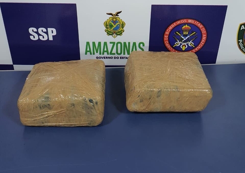 Homem é preso e 7 kg de drogas são apreendidas em embarcações no Amazonas