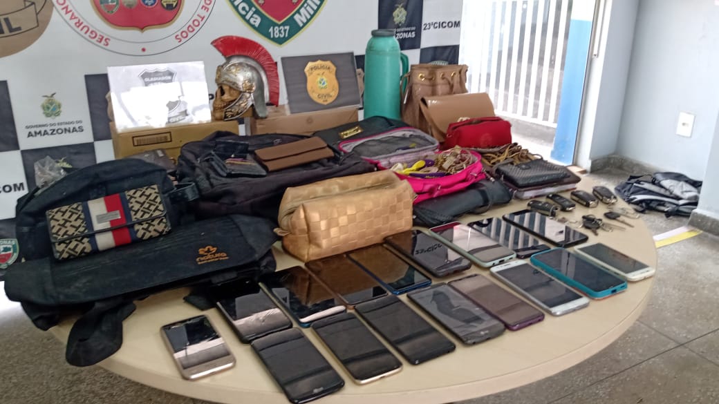 Dupla é presa após fazer arrastão em vários bairros de Manaus 