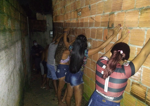 Festa clandestina regada a drogas termina com novinhos presos em Manaus
