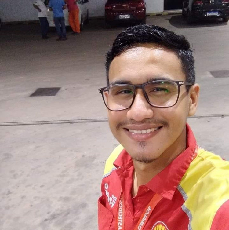 Homem é preso e adolescente apreendido suspeitos de matar frentista no AM