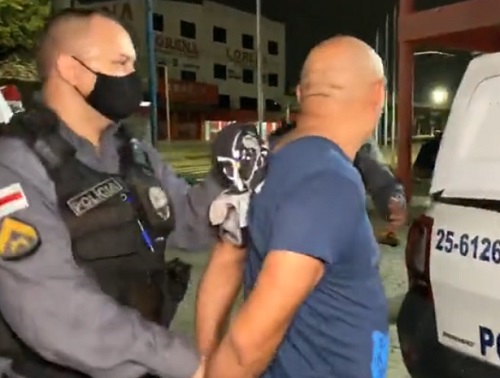 Suspeito é preso ao tentar matar própria irmã a terçadadas em Manaus