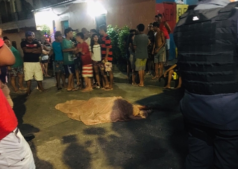Jovem é surpreendido por dupla e morto com tiros na cabeça em Manaus