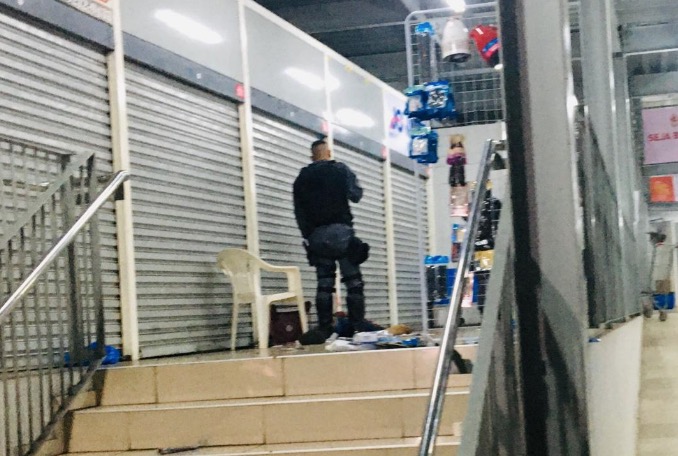 Homem é morto e grávida baleada na Galeria dos Remédios, em Manaus