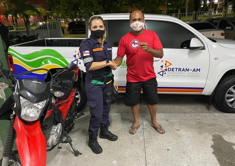 Homem é preso com motocicleta roubada em blitz do Detran em Manaus 
