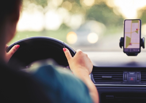 Mulher é presa ao tentar assaltar motorista de aplicativo em Manaus