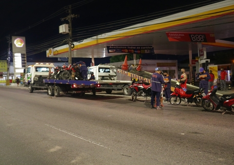 27 veículos são apreendidos durante toque de recolher em Manaus