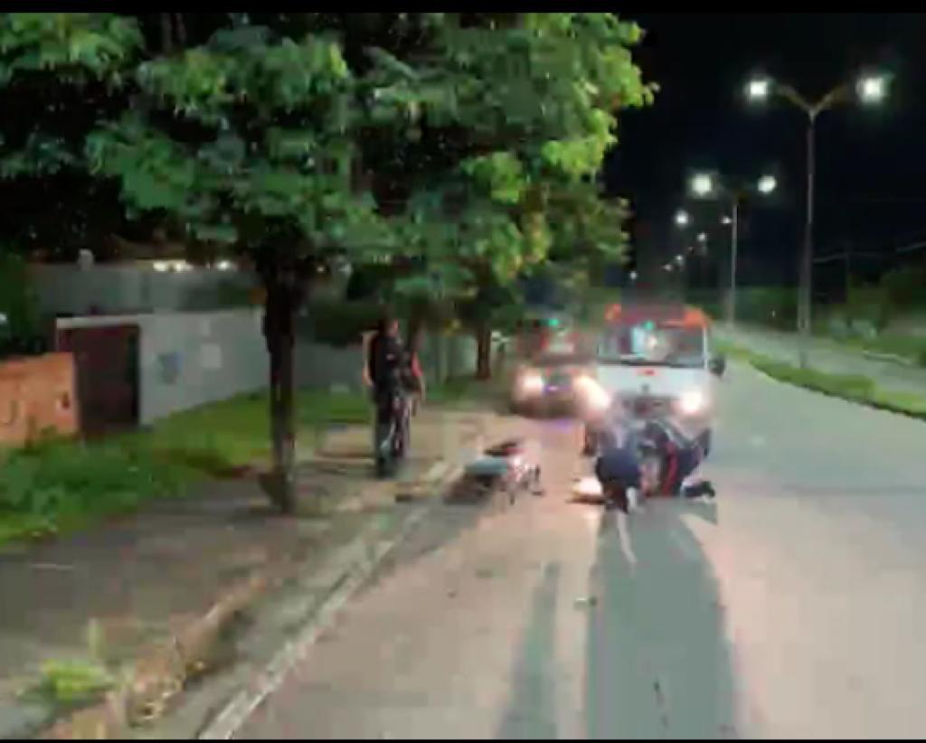 Suspeito de assalto é espancado por motoristas de aplicativo em Manaus