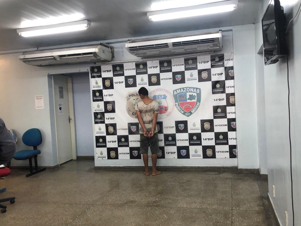 Durante abordagem, homem toma arma e atira em policial de Manaus 