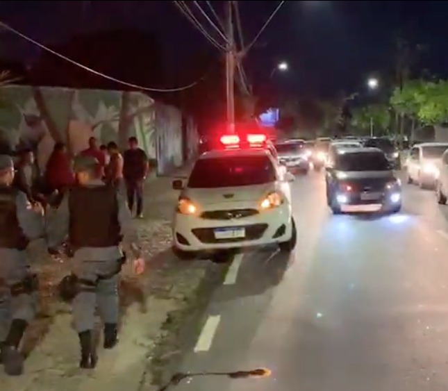 Motorista de aplicativo recupera carro após ser assaltado em Manaus