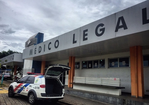 Assaltante atropela cachorro e morre ao cair de motocicleta em Manaus