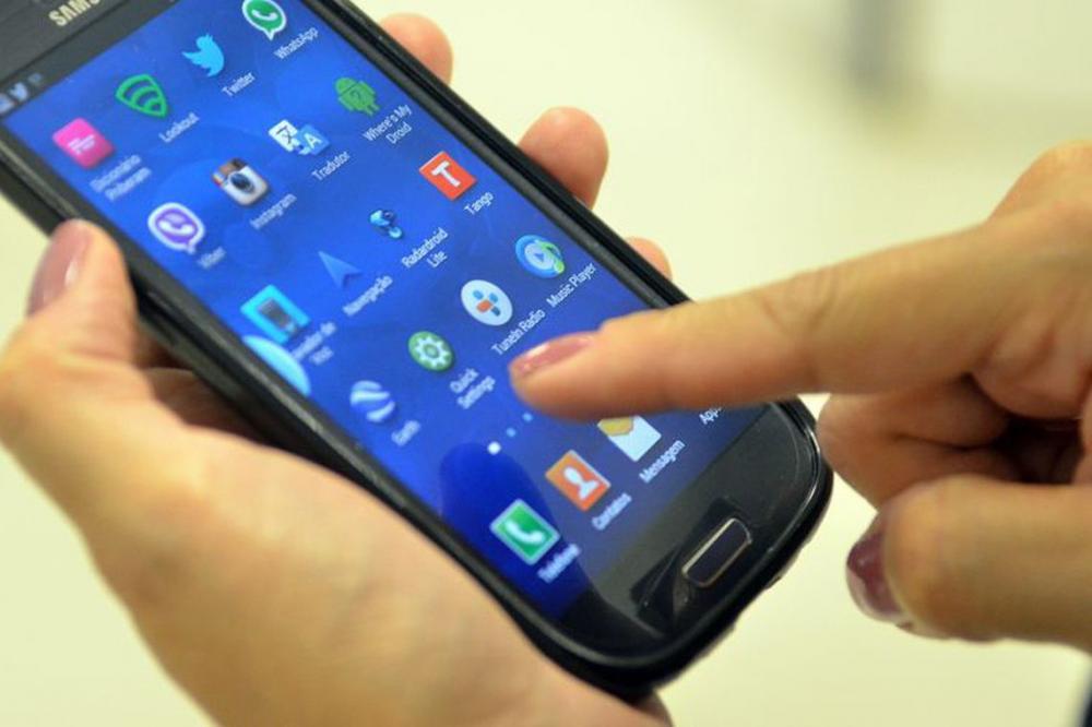 Idoso perde R$ 4.800 em golpe do 'novo número'; suspeitos são presos no AM