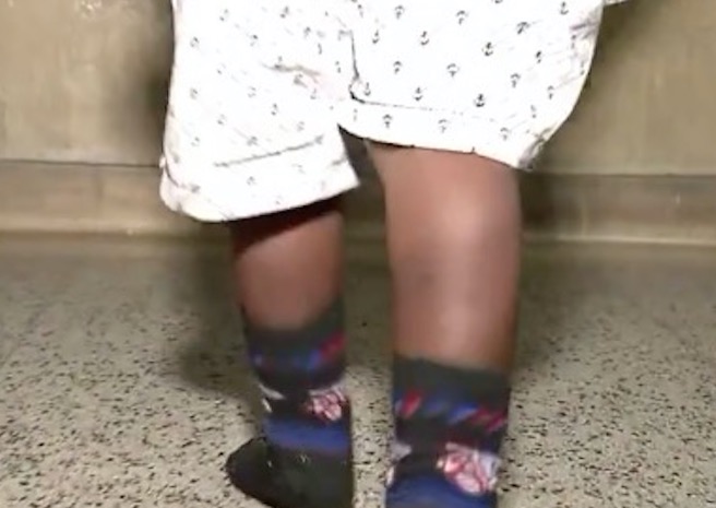 Justiça erra em documento e mulher permanece presa por morte de filho vivo