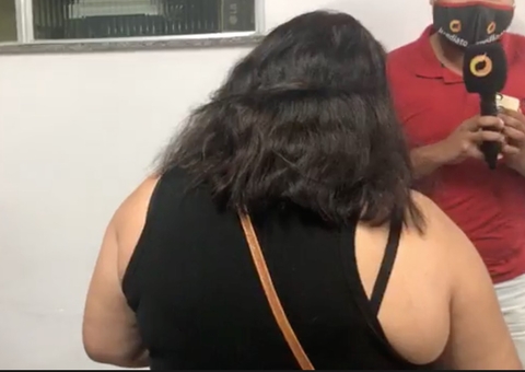 Mulher procura a polícia após cair no golpe do boleto falso em Manaus 