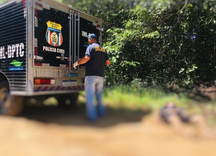 Torturado e com tiro na cabeça, jovem é encontrado morto em ramal de Manaus