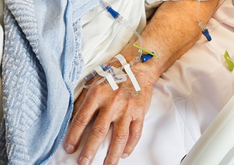 Homem é perseguido e espancado após assaltar motorista de app em Manaus