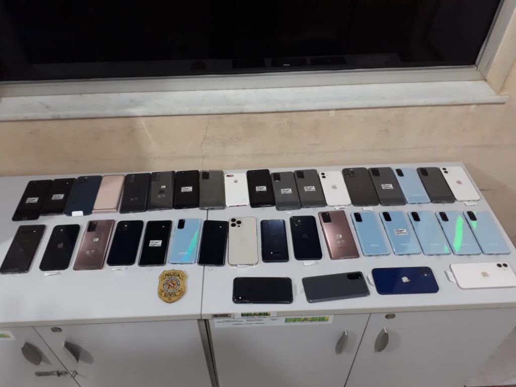 Dupla é presa após furto de celulares no Shopping Ponta Negra em Manaus