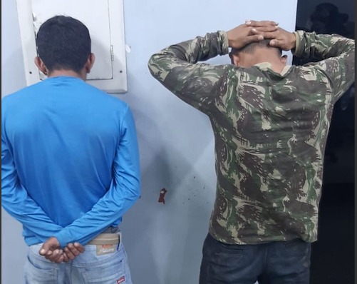 Em atitude suspeita, dupla é presa com drogas e dinheiro em Manaus