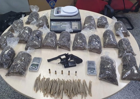 Homem que vendia maconha em cigarro e grandes porções é preso em Manaus