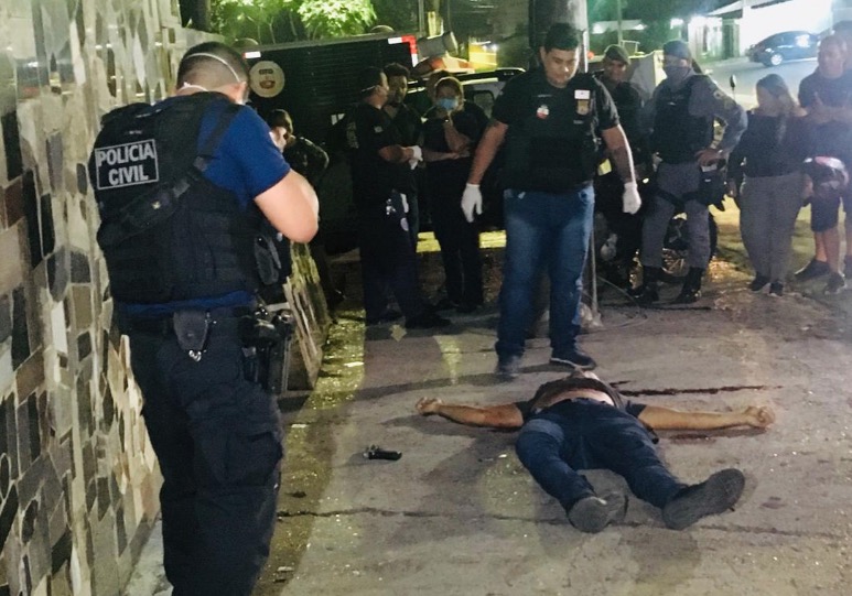Homem agoniza até a morte ao ser baleado em avenida de Manaus