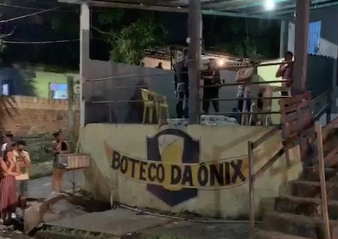Homem é assassinado na frente de amigos em bar de Manaus