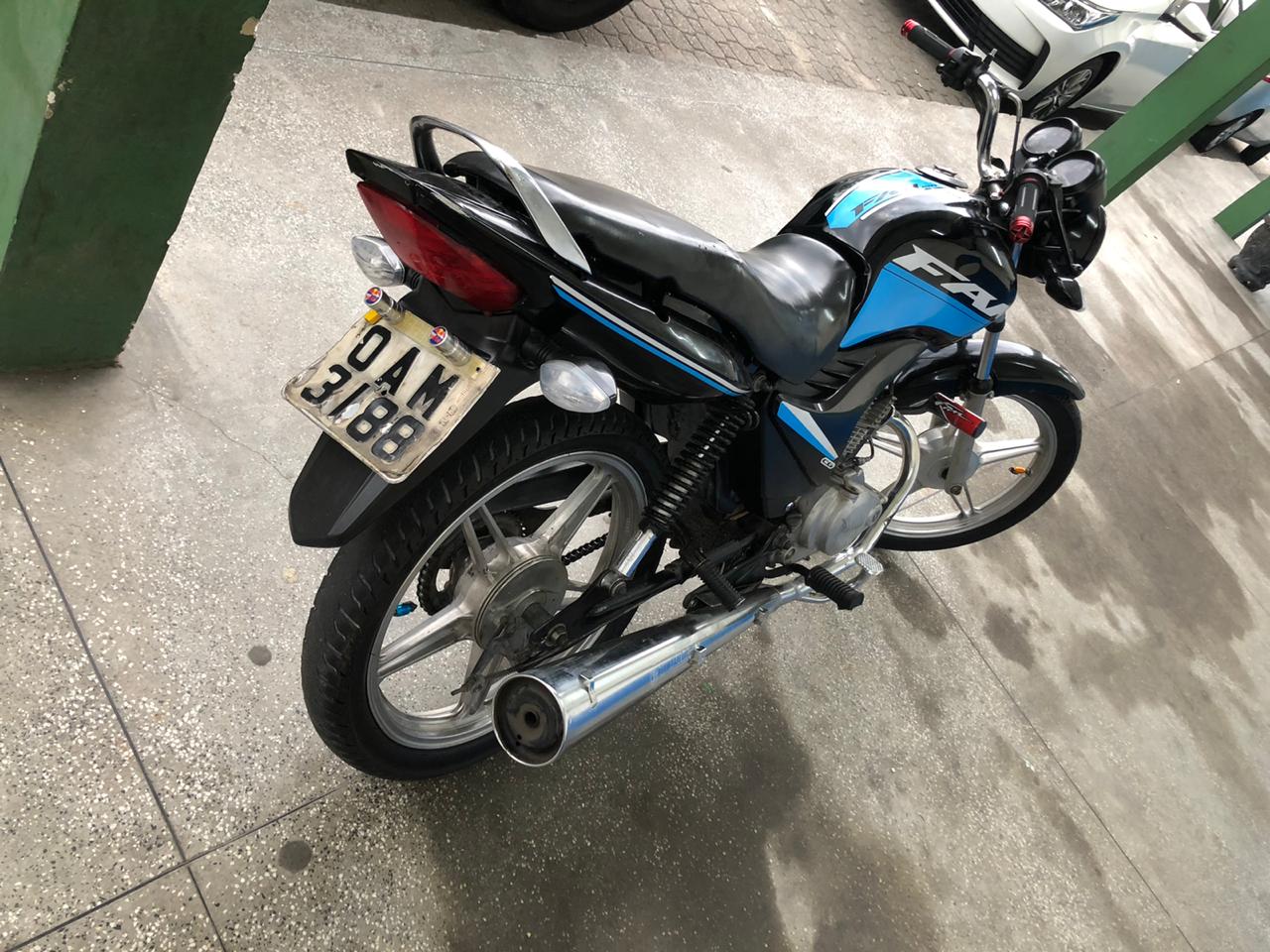 Homem é preso ao tentar vender moto roubada para o próprio dono em Manaus 