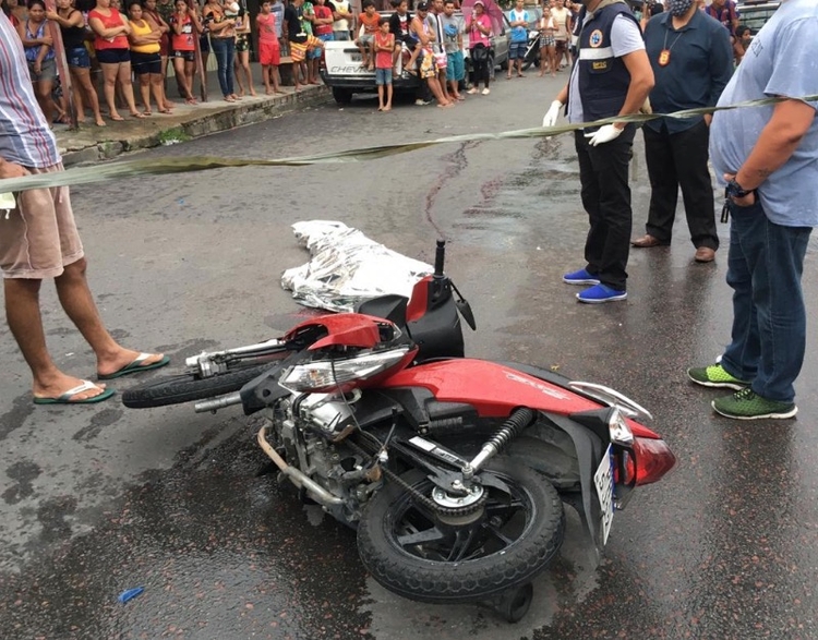 Motorista de caminhão que atropelou e matou motociclista é preso em Manaus 