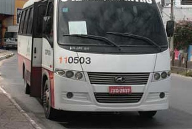 Homem suspeito de assaltar ônibus leva 'surra' em Manaus