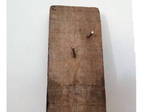 Homem dá surra em ex-mulher e na própria filha de 1 ano com pedaço de pau