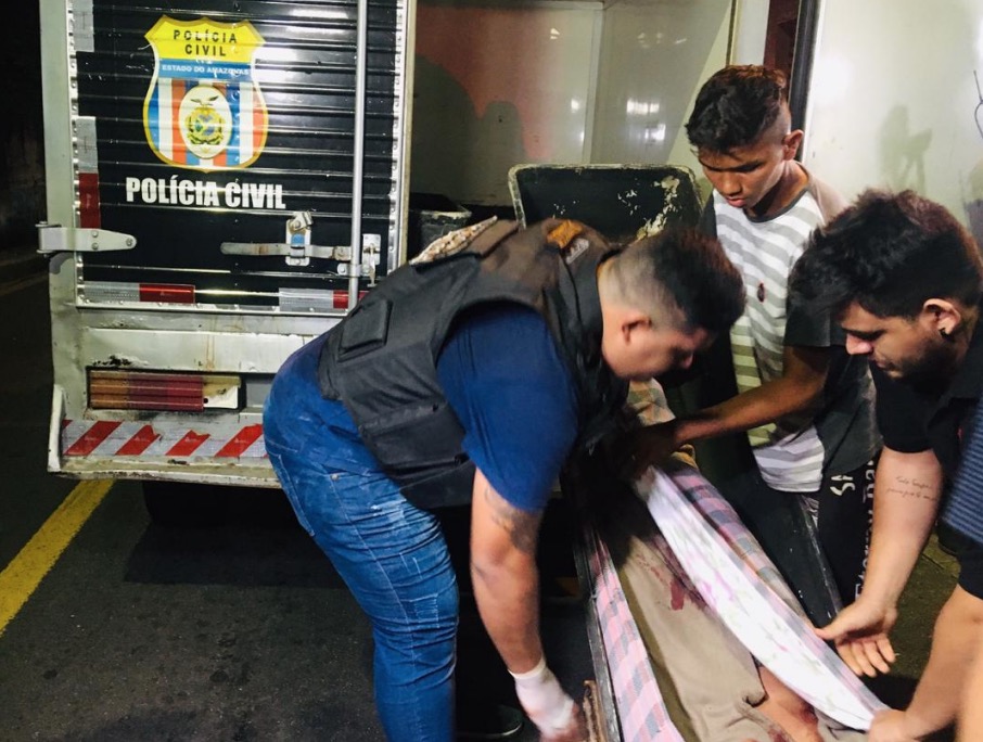Jovem encontrada morta em kitnet de Manaus tinha 30 facadas pelo corpo