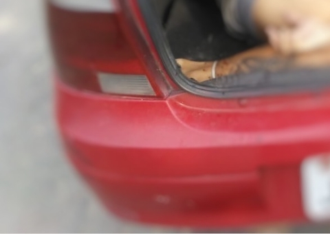 Homem é encontrado morto em porta-malas de carro em Manaus