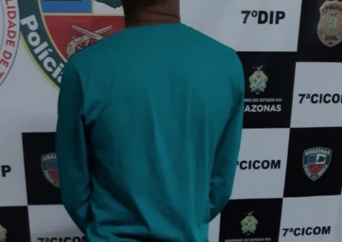 Polícia apreende maconha e cocaína vendidas no entorno de igreja em Manaus