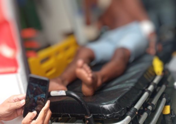 Perseguição policial termina com suspeito de assalto baleado em Manaus