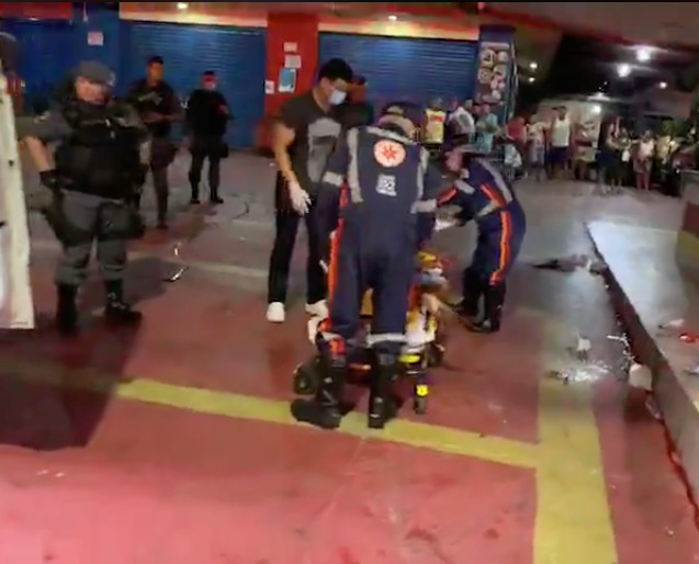 Casal é atacado a facadas em lanchonete de Manaus