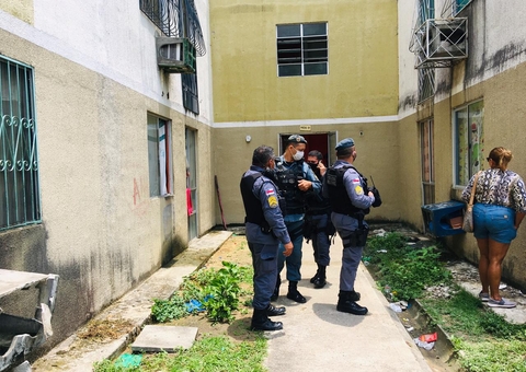 Jovem é morta a facadas pelo namorado e suspeito tenta suicídio em Manaus