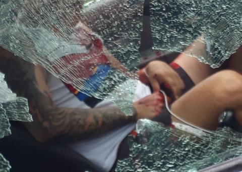 Produtor de eventos leva cinco tiros dentro de carro em Manaus