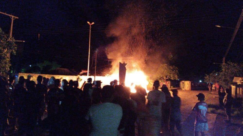 Vídeo: Bebê morre após ser estuprada e população se revolta no Amazonas